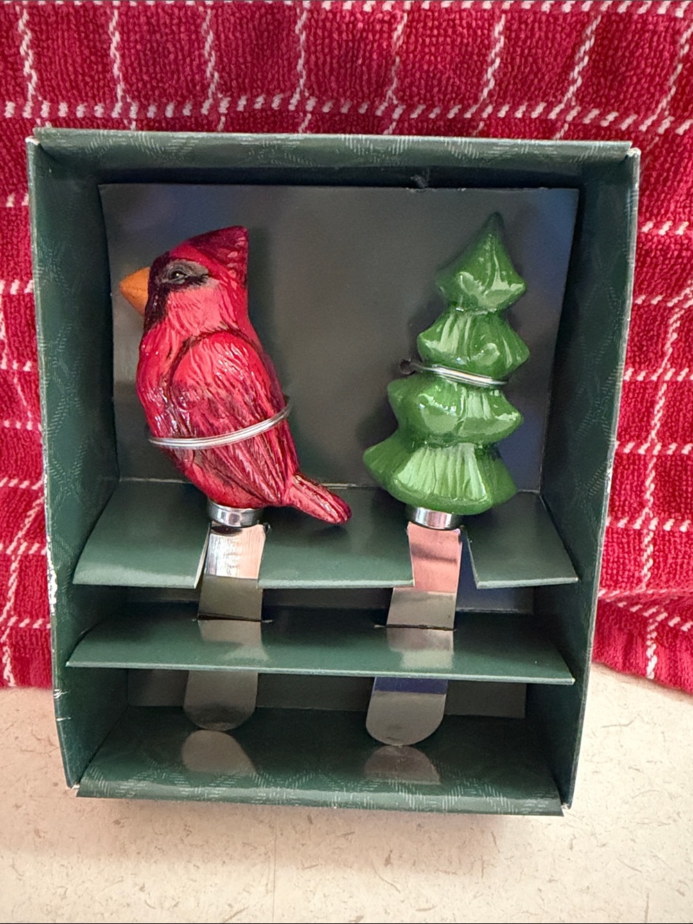 Kohl's Red Cardinal and Green Tree Holiday spreaders